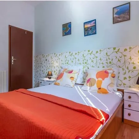 Two Bedroom With Terrace A4 Apartman